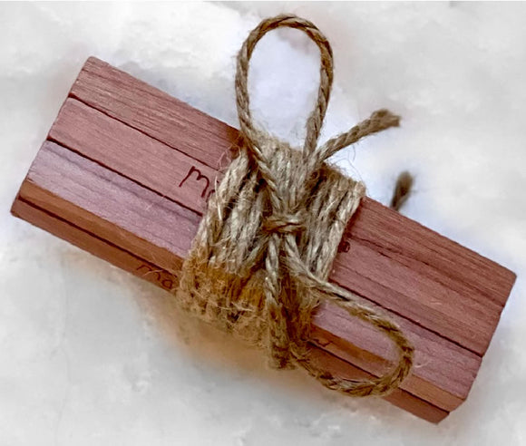 ManyMonths Natural Woollies Zedernholz Mottenschutz 10er-Set