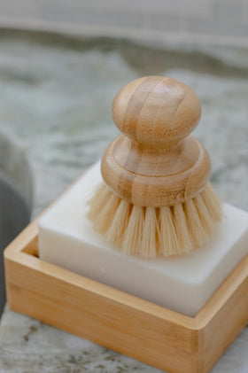 Festes veganes Spülmittel No Tox Life 170g mit Spülbürste aus Holz